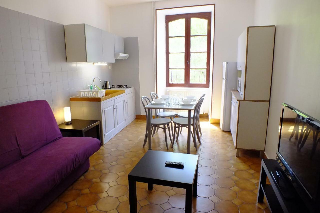 Appartements Coeur De Village Сен-Жан-дю-Бруел Екстериор снимка