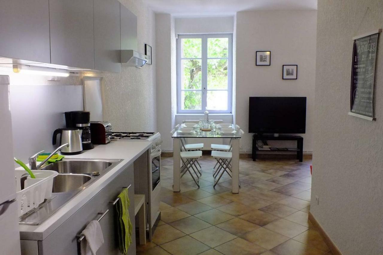 Appartements Coeur De Village Сен-Жан-дю-Бруел Екстериор снимка