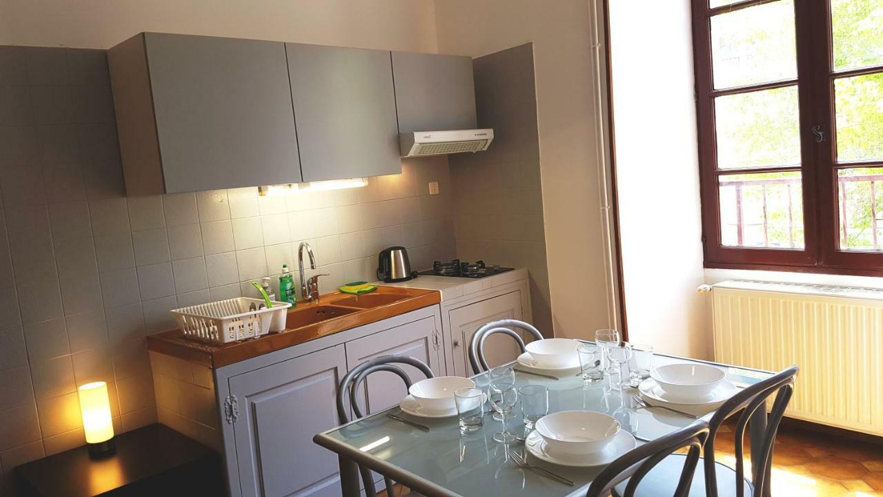 Appartements Coeur De Village Сен-Жан-дю-Бруел Екстериор снимка