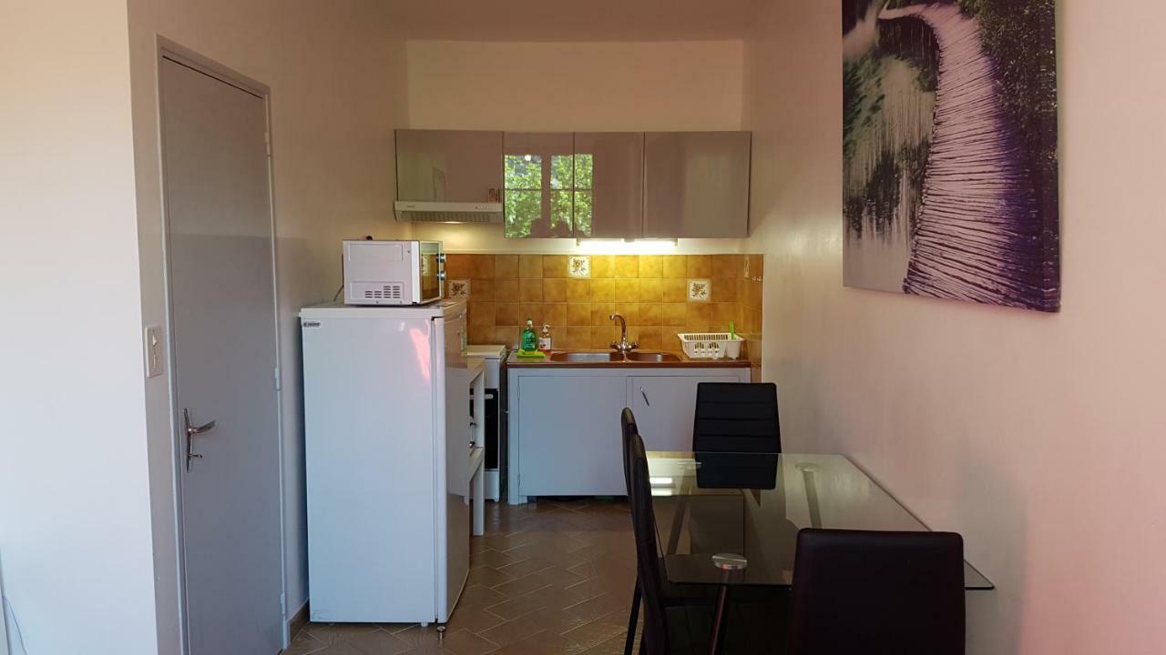 Appartements Coeur De Village Сен-Жан-дю-Бруел Екстериор снимка