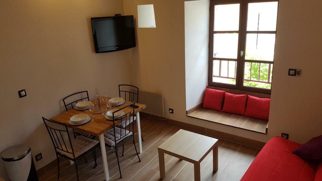 Appartements Coeur De Village Сен-Жан-дю-Бруел Екстериор снимка